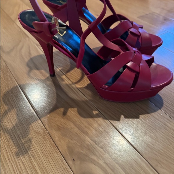 Woman’s YSL tribute sandals worn once !! Comes with original box - Picture 6 of 8